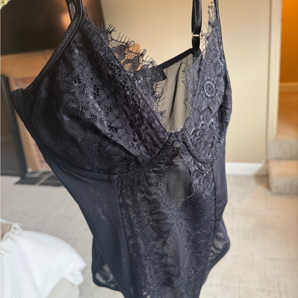 Lulu's Black Lace Bodysuit - Picture 4 of 5